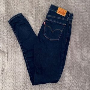 Levi super skinny jean size 26